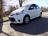 Toyota Aygo AYGO Cool Go Navi HU 11,26 - Toyota in Neumünster
