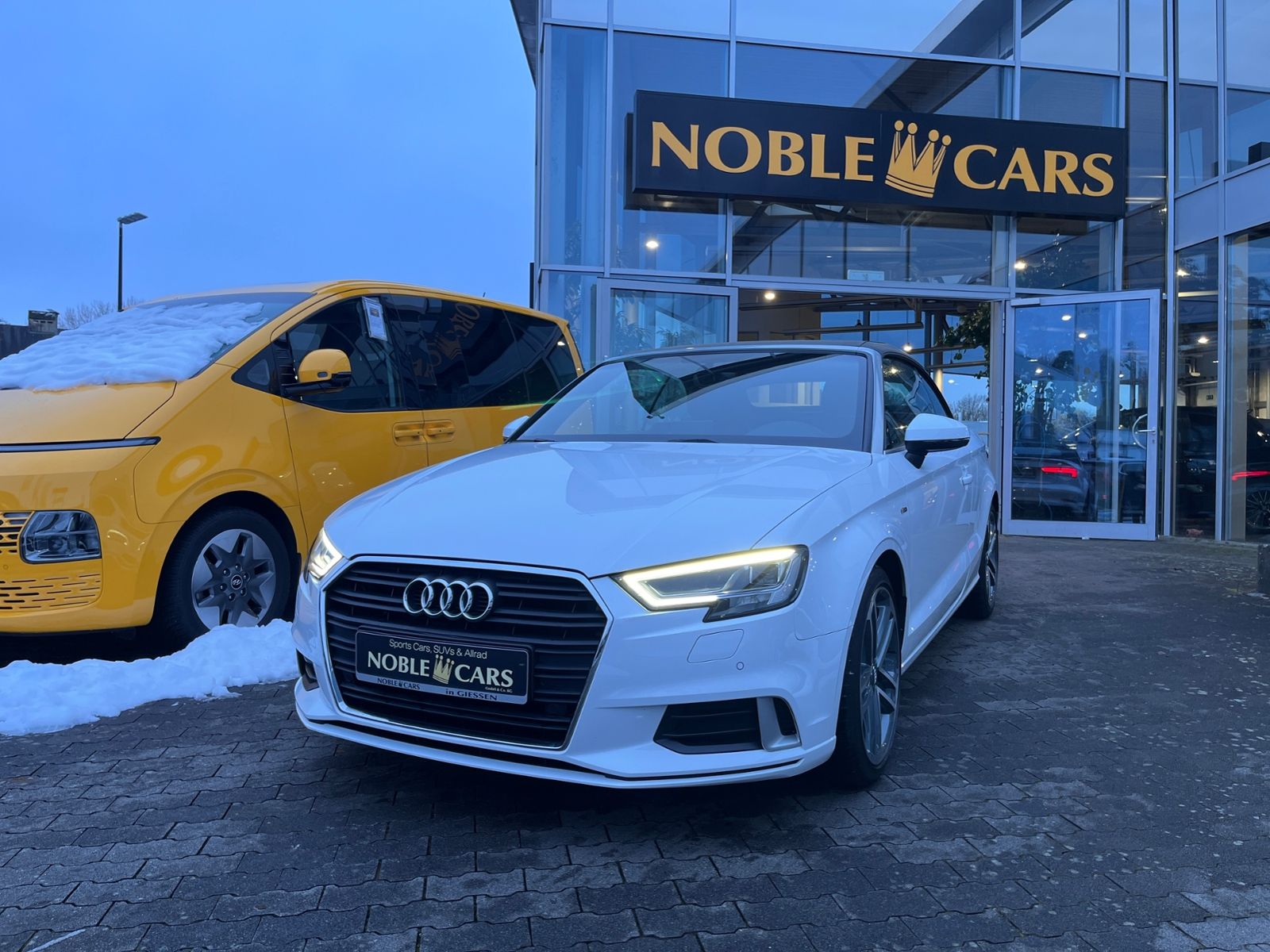 Fahrzeugabbildung Audi A3 Cabriolet 35 TFSI S line sport MATRIX LED NAV