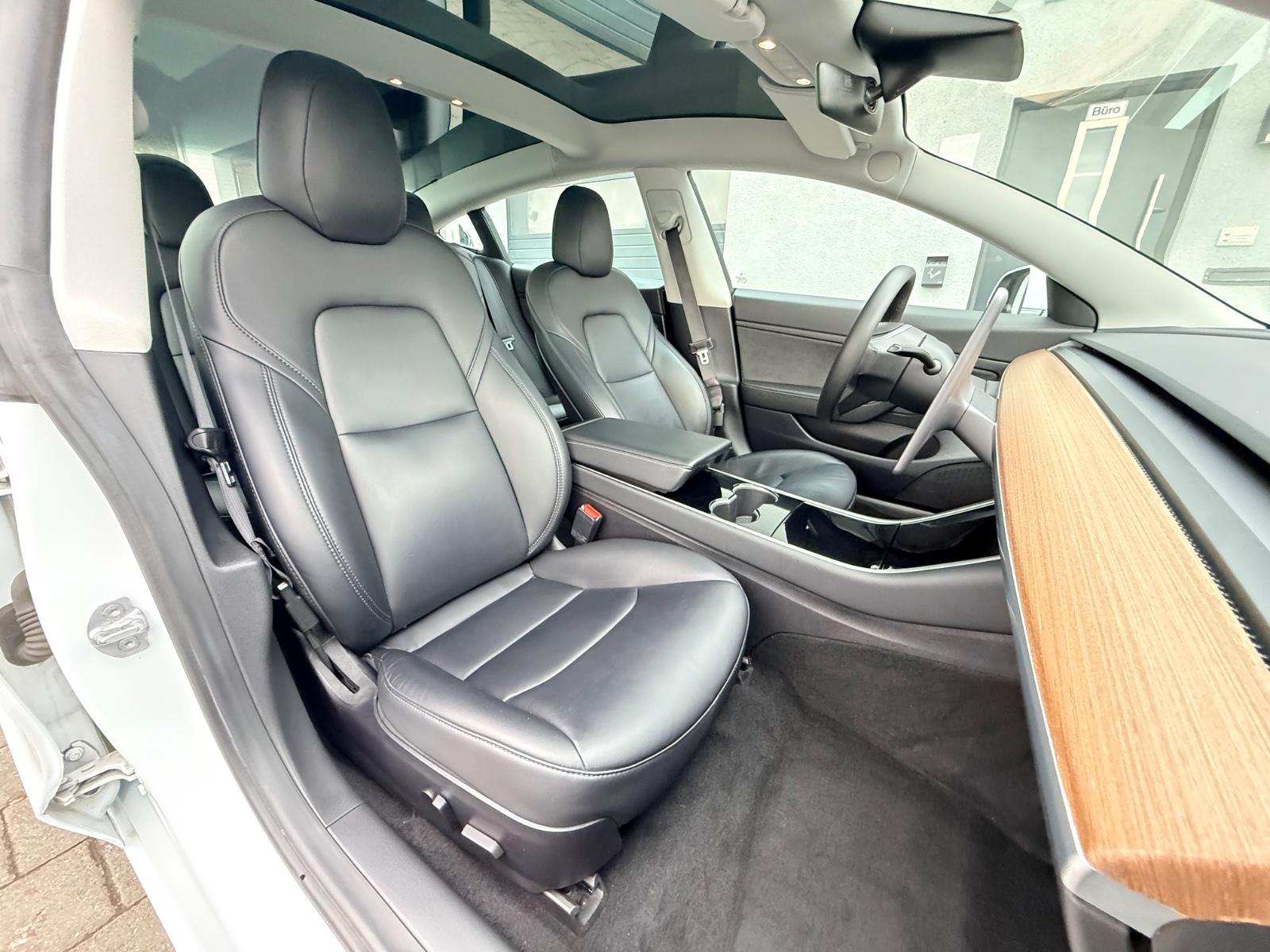 Tesla Model 3 Standard Range Plus | 283 ch | BVA | Toit panoramique | Cuir | Sièges chauffants AV/AR | Attelage amovible