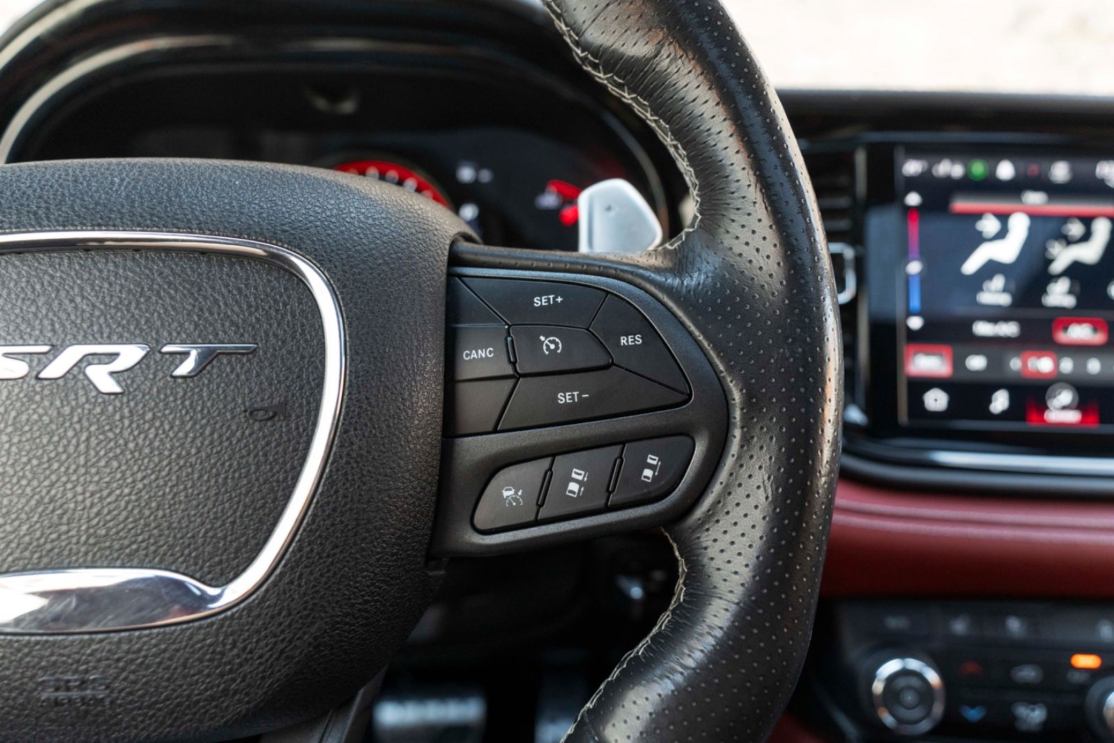 Fahrzeugabbildung Dodge Durango 6,4L SRT 392 LPG AHK KAM ACC H&K CARPLAY