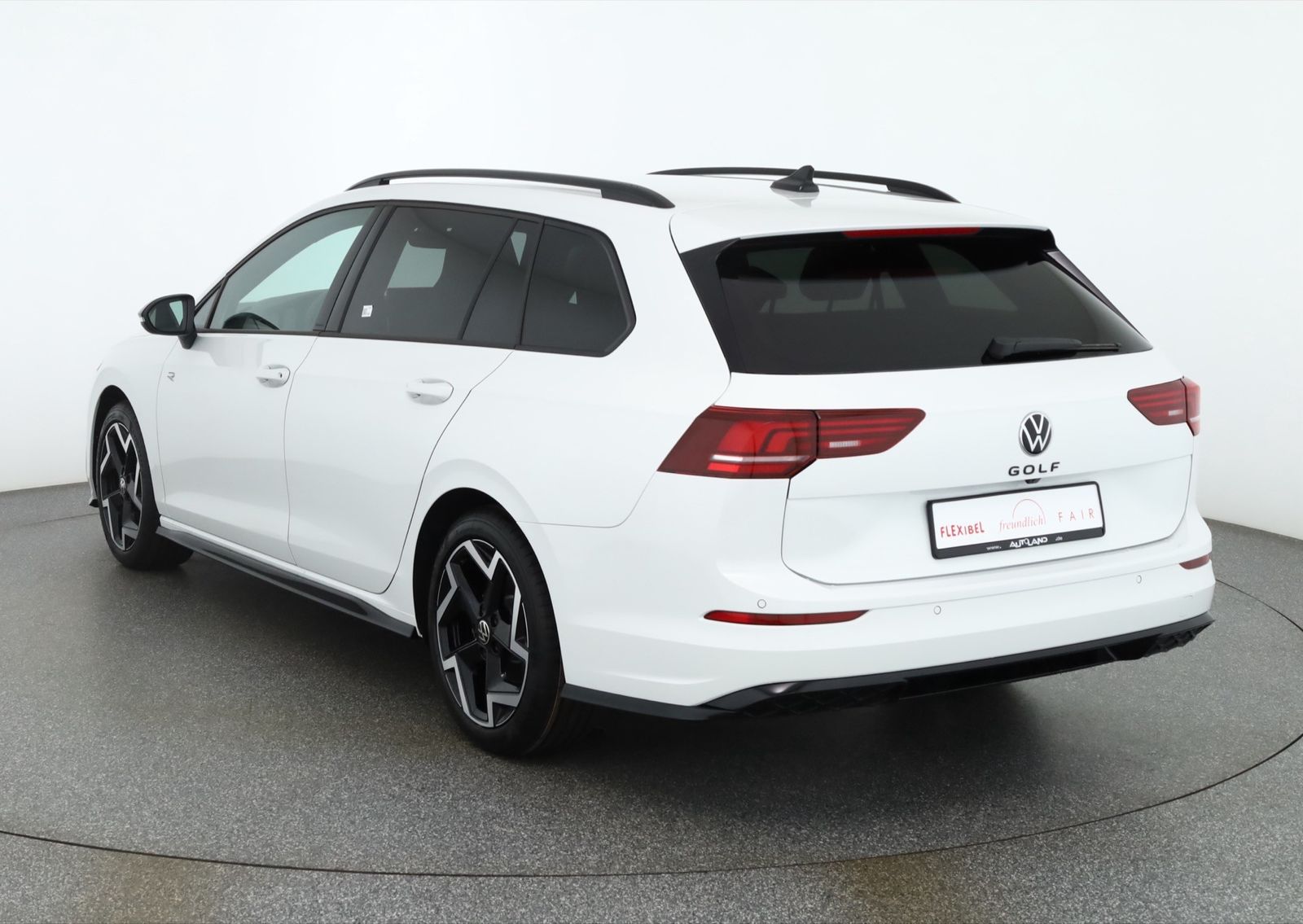 Volkswagen Golf VIII Variant 1.5 eTSI R-Line DSG LED ACC AH imagem 3
