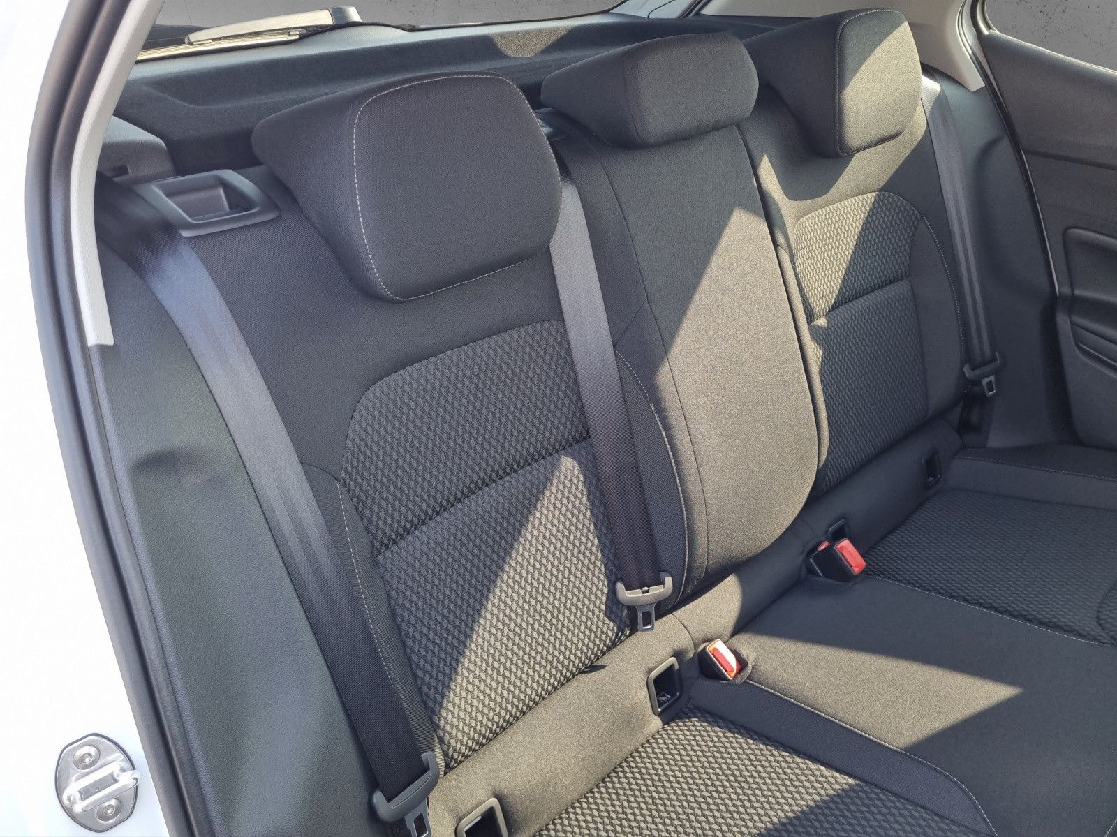 Fahrzeugabbildung SKODA Fabia Tour 1,0 TSI 85KW/115PS WINTER DesignLodge