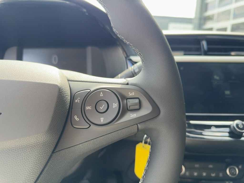 Fahrzeugabbildung Opel Corsa GS, Allwetterreifen, RFK, SHZ, LHZ