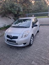 Toyota Yaris 1,4-l-D-4D Sol - Toyota Yaris: 4d4