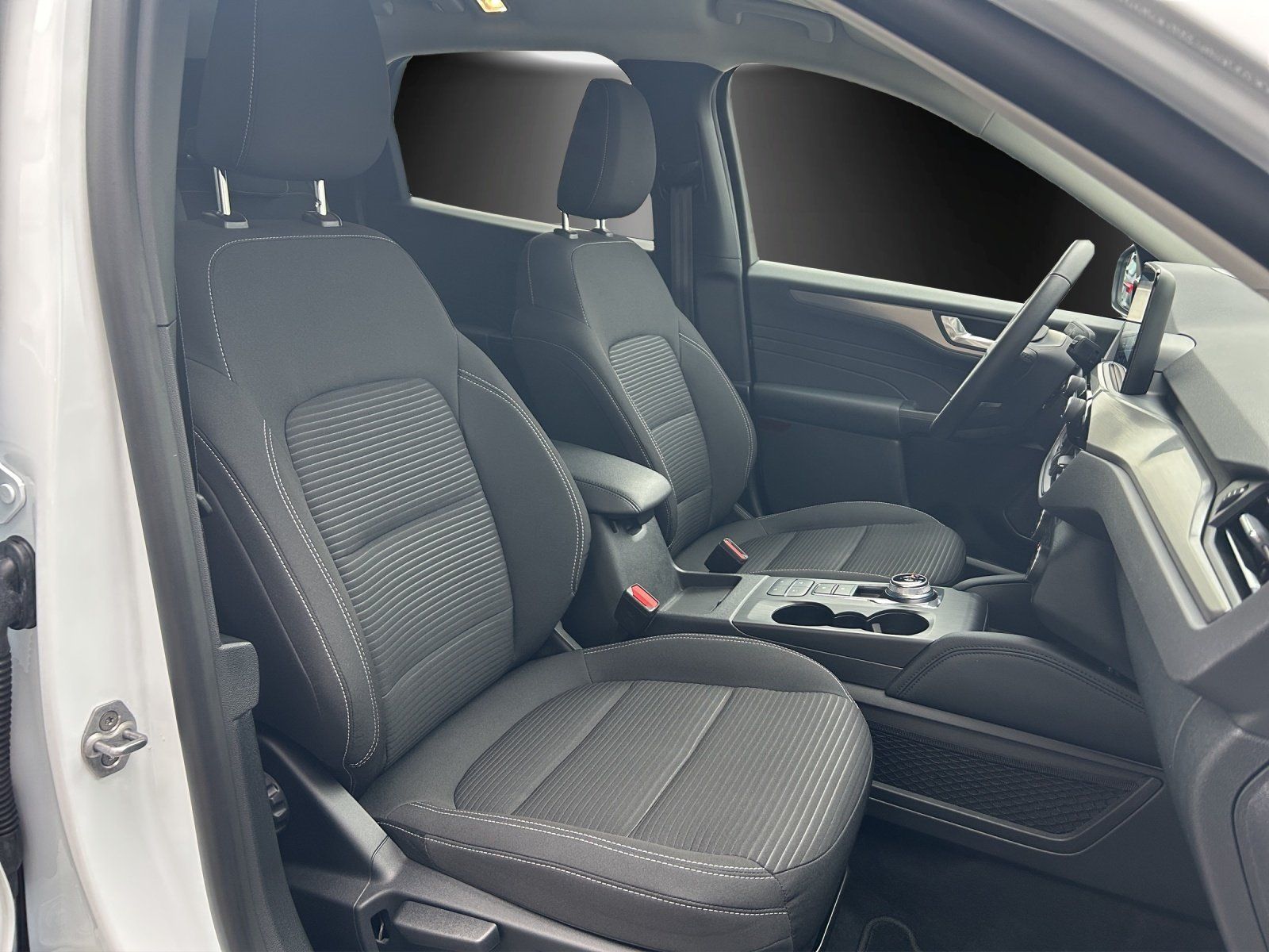 Fahrzeugabbildung Ford Kuga 2.5 Plug-in-Hybrid PHEV Titanium,AHK,Navi
