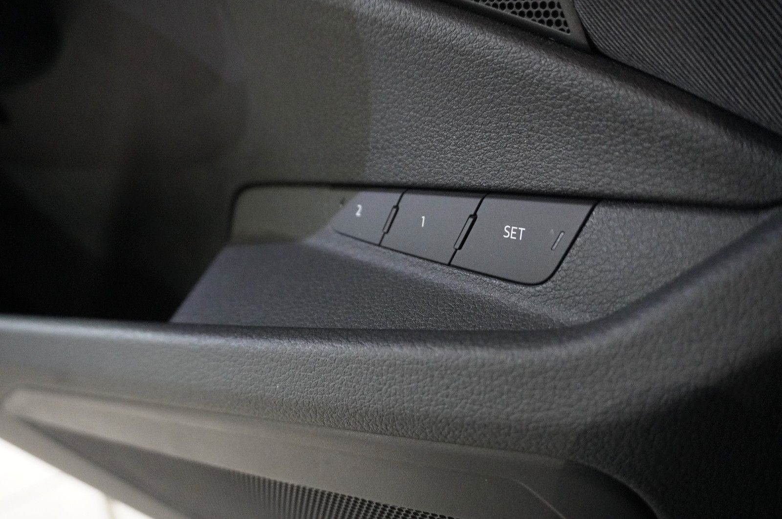 Fahrzeugabbildung Audi e-tron 50 quattro ADVANCED NAVI/LED/SPORT/SH/DAB