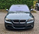 BMW E90 330i  - BMW 330 aus 2009: 330i