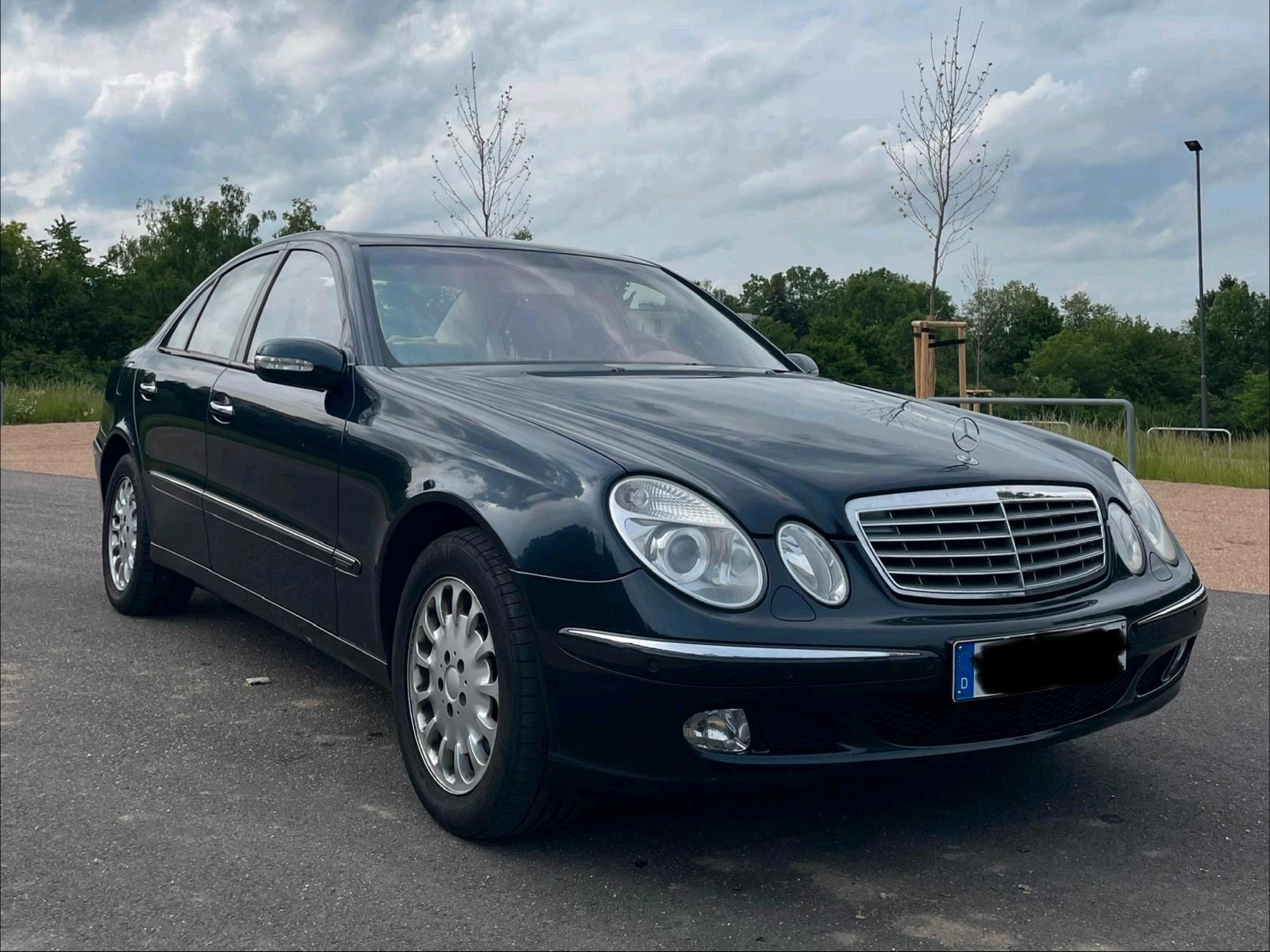Mercedes-Benz E 240