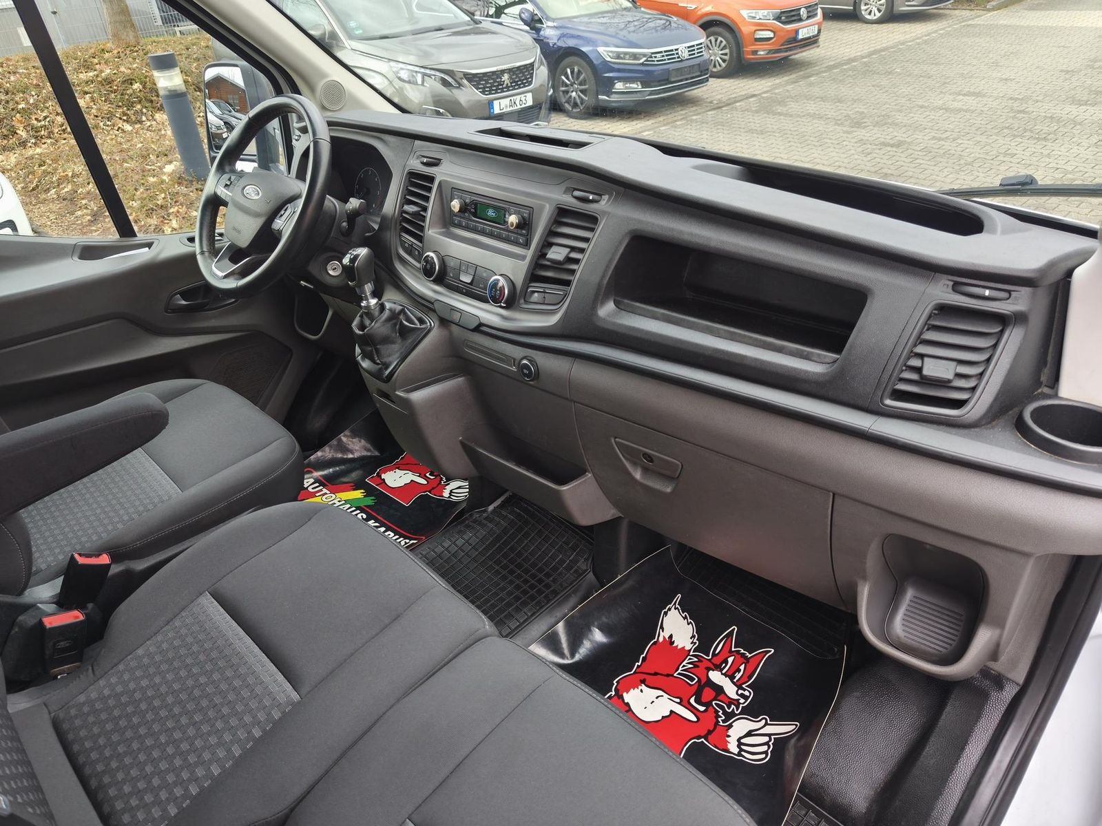 Fahrzeugabbildung Ford Transit Pritsche 350 L3 DK/Zwillingsreif/3t Ahk