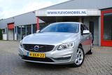 Volvo V60 1.6 T3 Momentum Clima|Navi|Cruise|PDC|LMV - Volvo V60: Scheckheftgepflegt