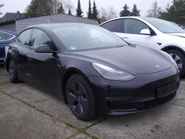 Tesla Model 3 Allradantrieb mit Dualmotor Long Range