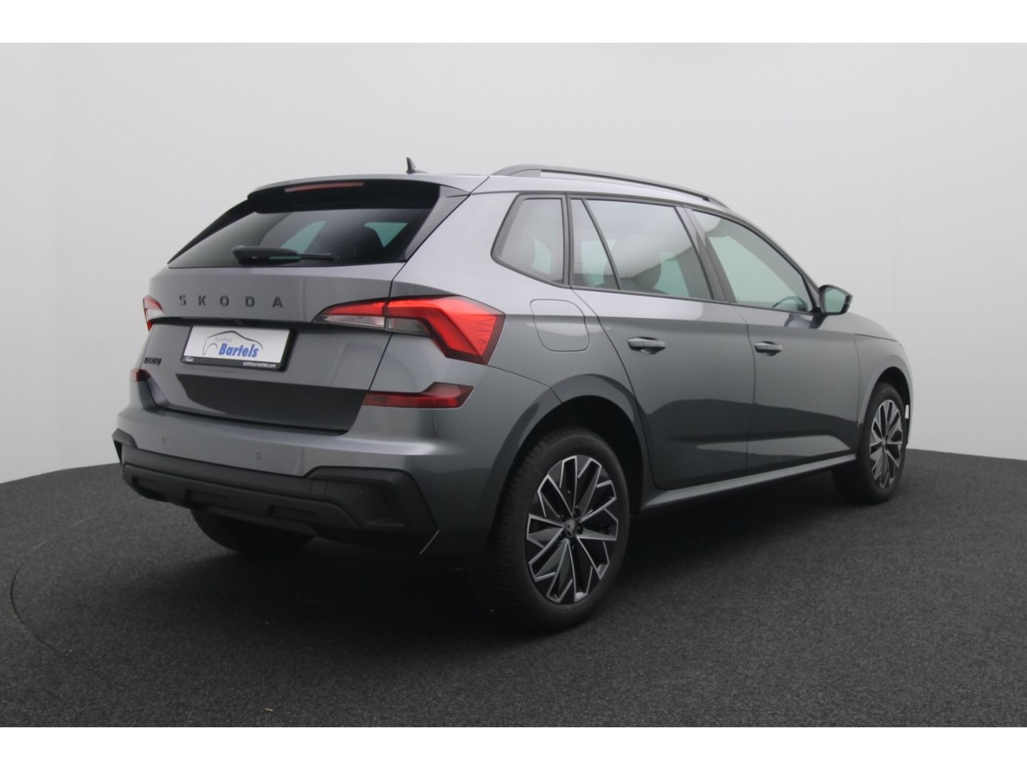 Fahrzeugabbildung SKODA Kamiq 1.0 Selection Kamera SHZ Einparkhilfe vorn