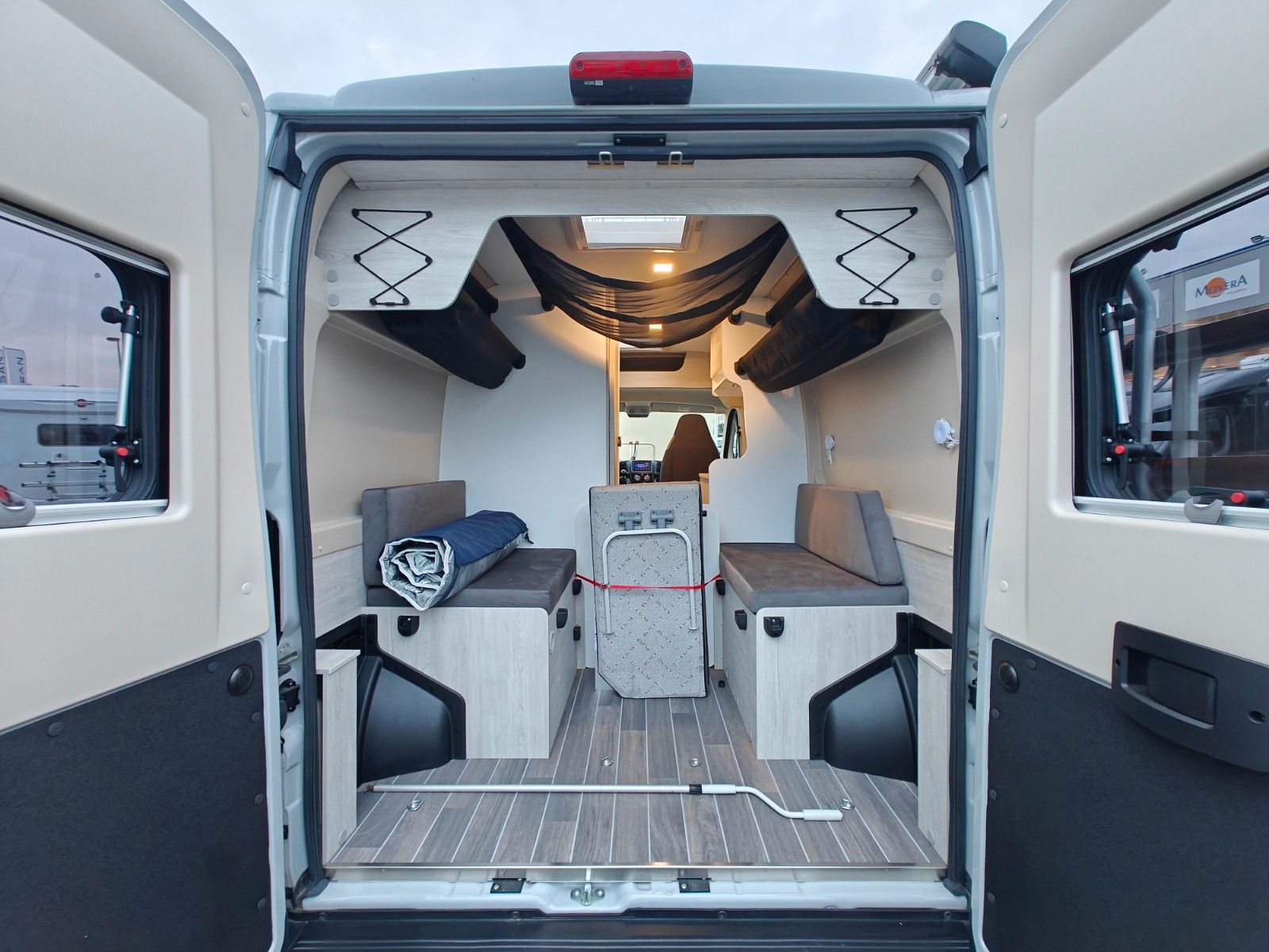 Fahrzeugabbildung Roller Team Livingstone Next 540 - SAT, TV, Solar, Kamera -