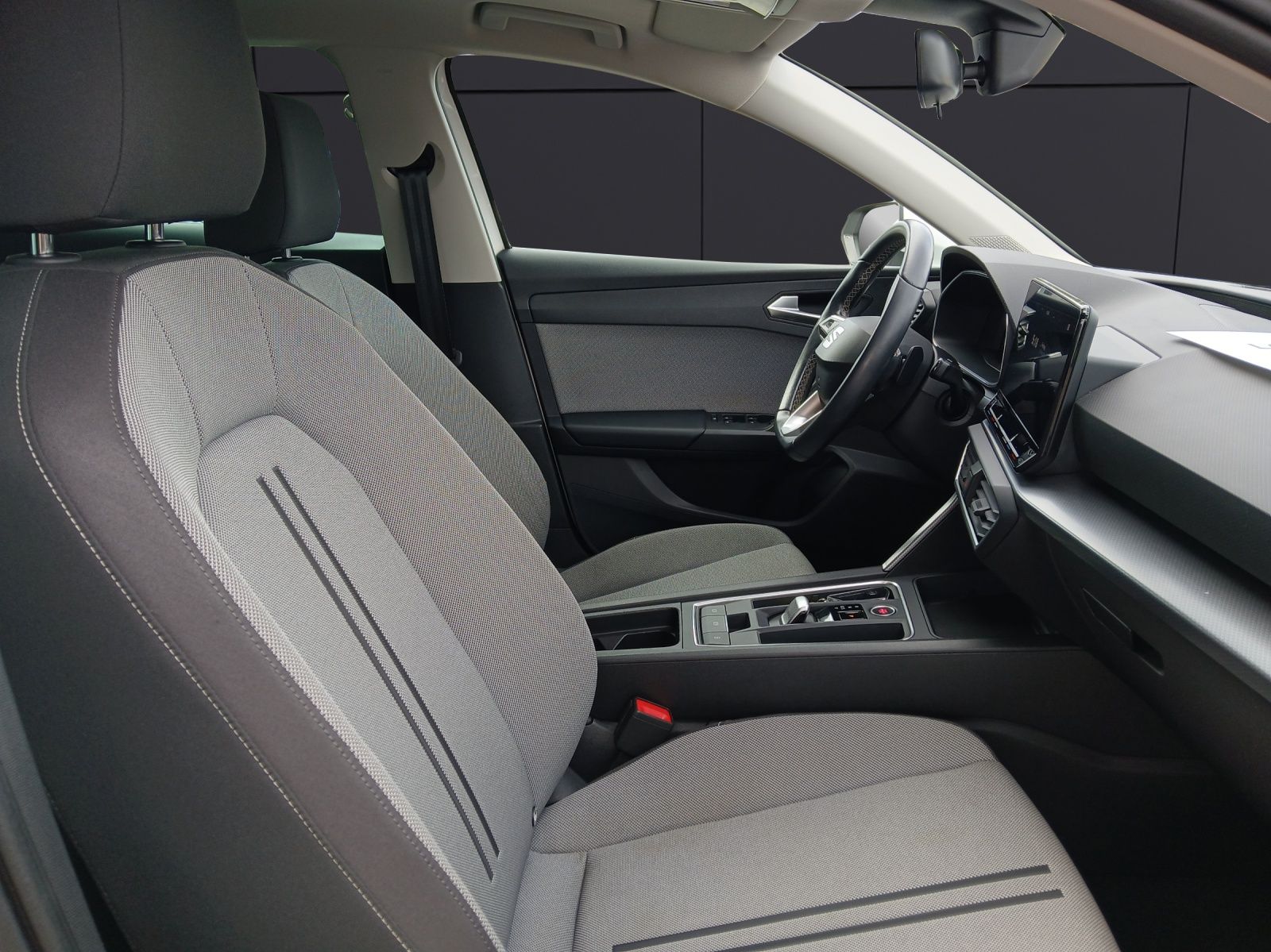 Fahrzeugabbildung SEAT Leon ST TDI Style DSG LED Navi AID Pano GRA Park