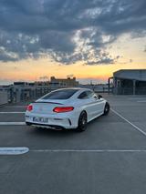 Mercedes-Benz C 200 Coupé AMG Line - Mercedes-Benz C 200: Coupe
