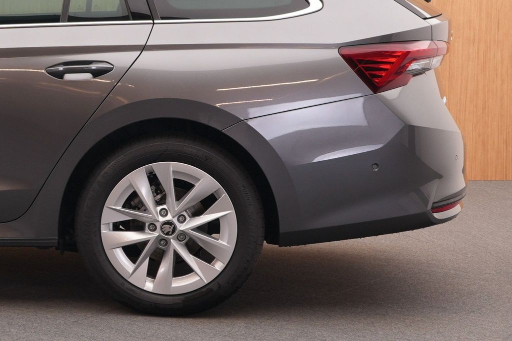 ŠKODA Octavia Octavia Combi 1.5 TSI mHEV 110 kW Selection – Bild 13 von 13