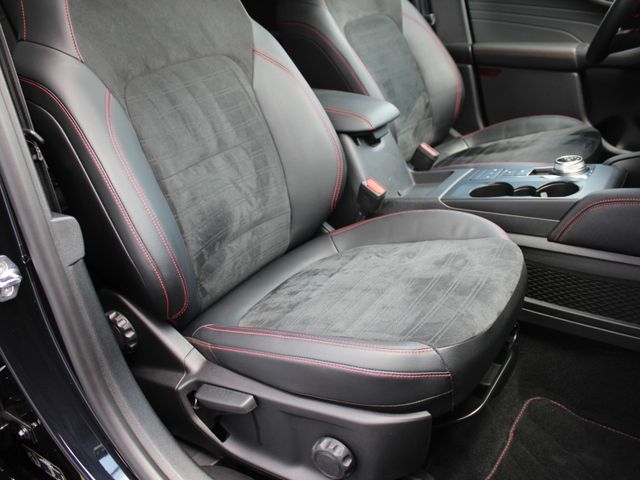 Kuga ST-Line X 4x4*Navi*AHK*LED*Kamera