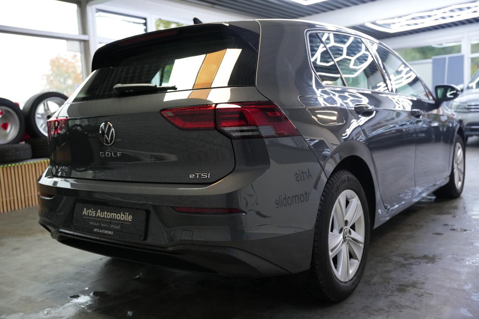 Volkswagen Golf VIII LIFE*ANHÄNGERKUPPLUNG*PDC*ACC*PDC*NAVI