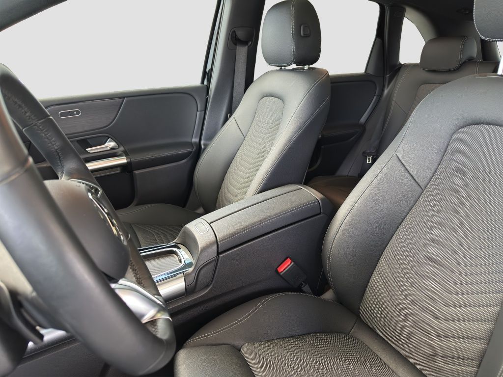 Fahrzeugabbildung Mercedes-Benz B 200 SpurH*AUT*LM*Teilled.