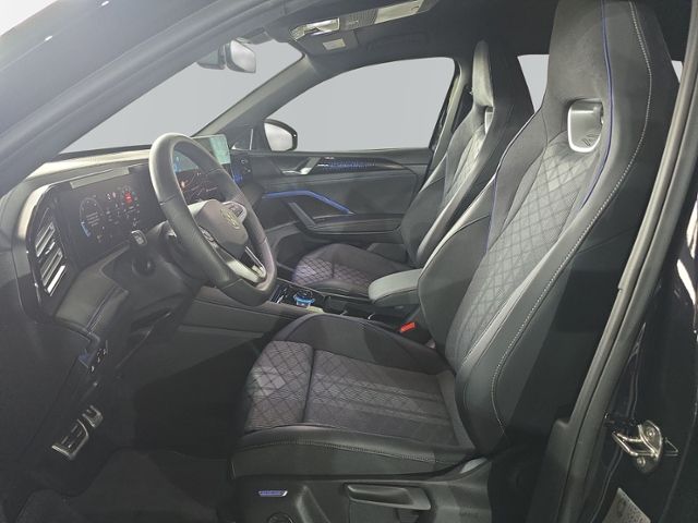 Tiguan R-LINE 2.0 TDI LED+NAVI+AHK+RFK+ACC+SHZ