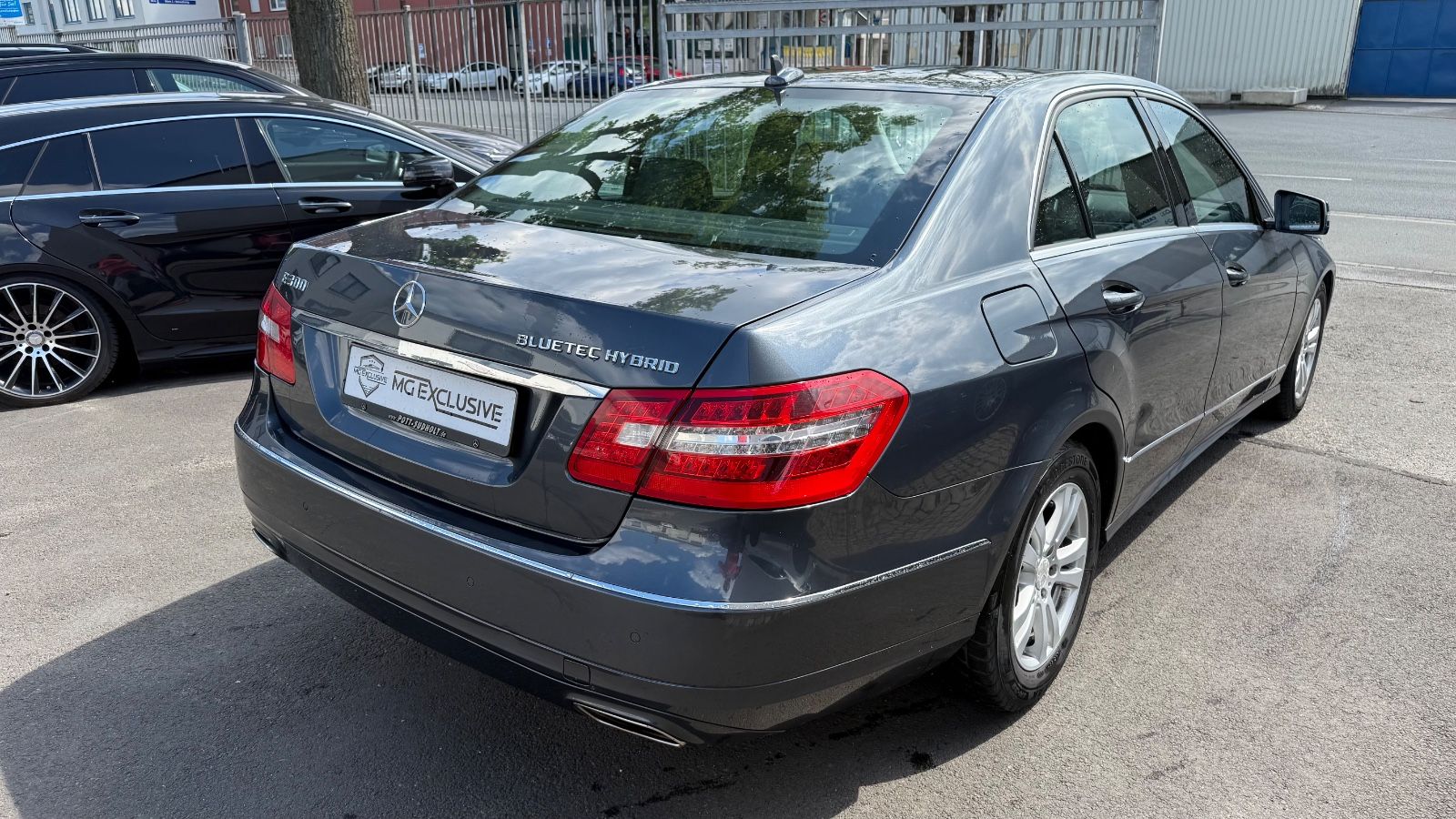 Fahrzeugabbildung Mercedes-Benz E 300 E Limousine E 300 BlueTec Hybrid
