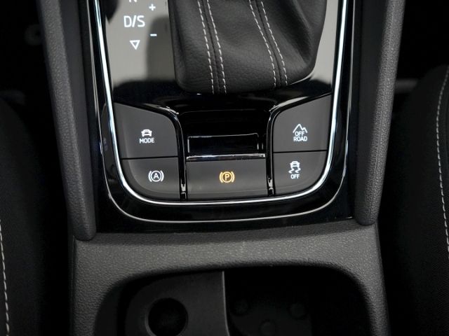 Karoq SPORTLINE TDI DSG 4x4+AHK+NAVI+SITZ-/LENKR