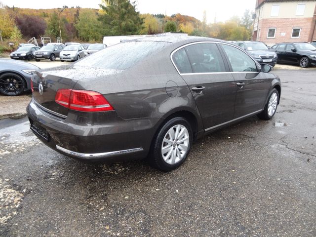 Fahrzeugabbildung Volkswagen Passat Lim. Comfort/Xenon/Navi/140PS/2.Hd/