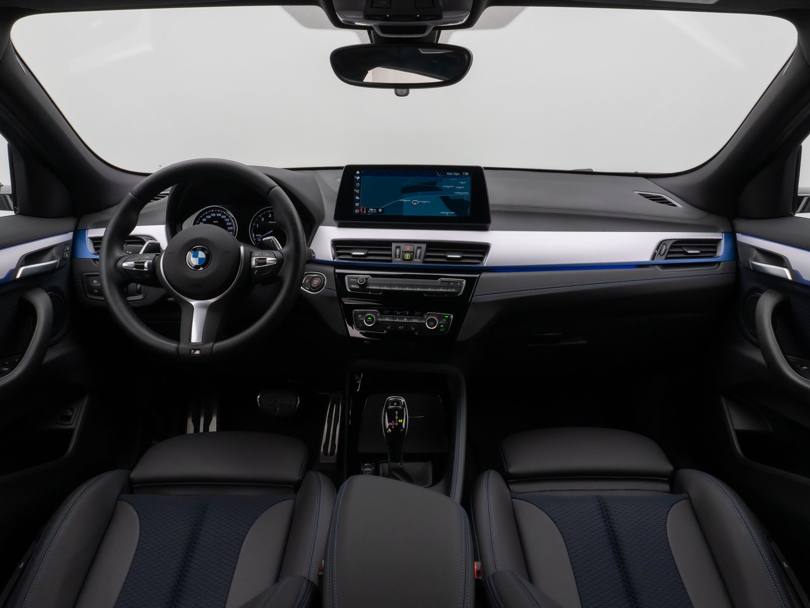 Fahrzeugabbildung BMW X2 xD20i M Sport Kamera HUD DAB Navi+ Alarm 19"