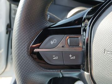 Peugeot 208 GT e- 136 +Navi+Kam.+LED+SHZ+ACC