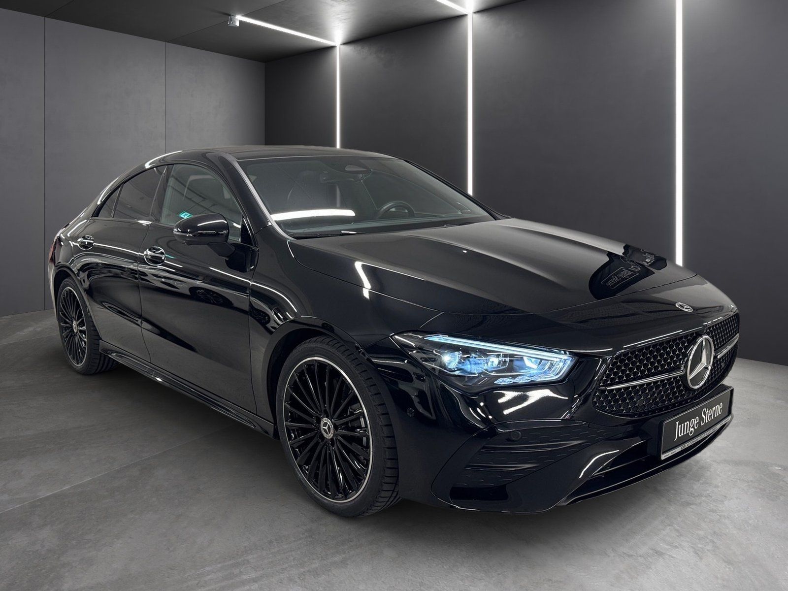 Fahrzeugabbildung Mercedes-Benz CLA 200 AMG*Pano*Burmester*20"*Night*360°*MuBeam