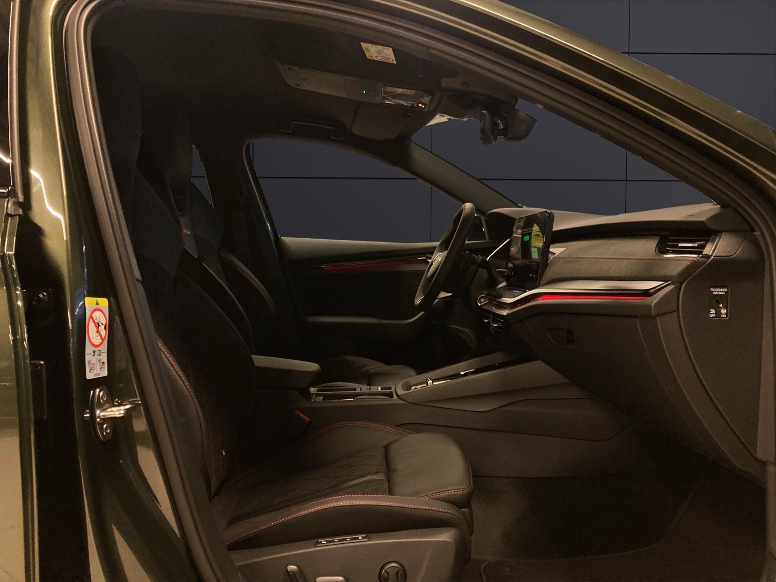 Fahrzeugabbildung SKODA Octavia Combi RS 2.0 TSI DSG AHK CANTON MATRIX