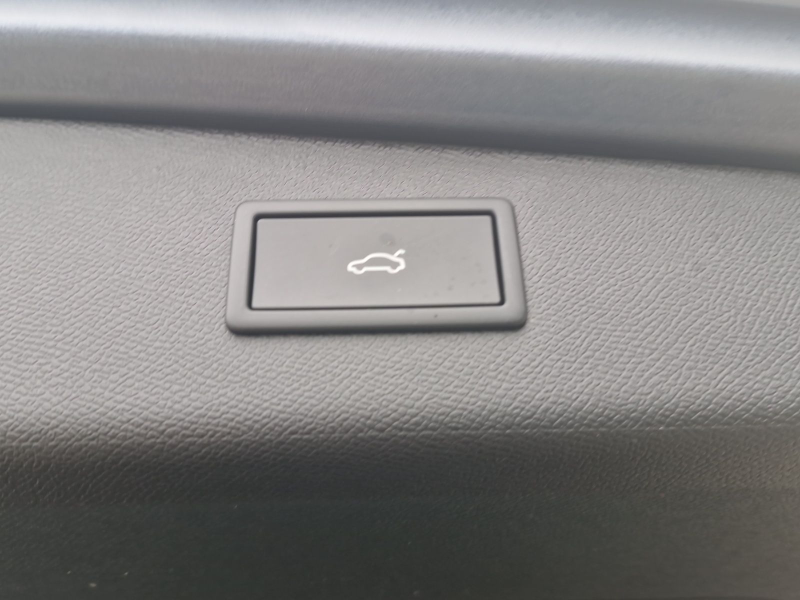 Fahrzeugabbildung CUPRA Leon Sportstourer 2.0 TSI 4Drive VZ AHZ Matrix P