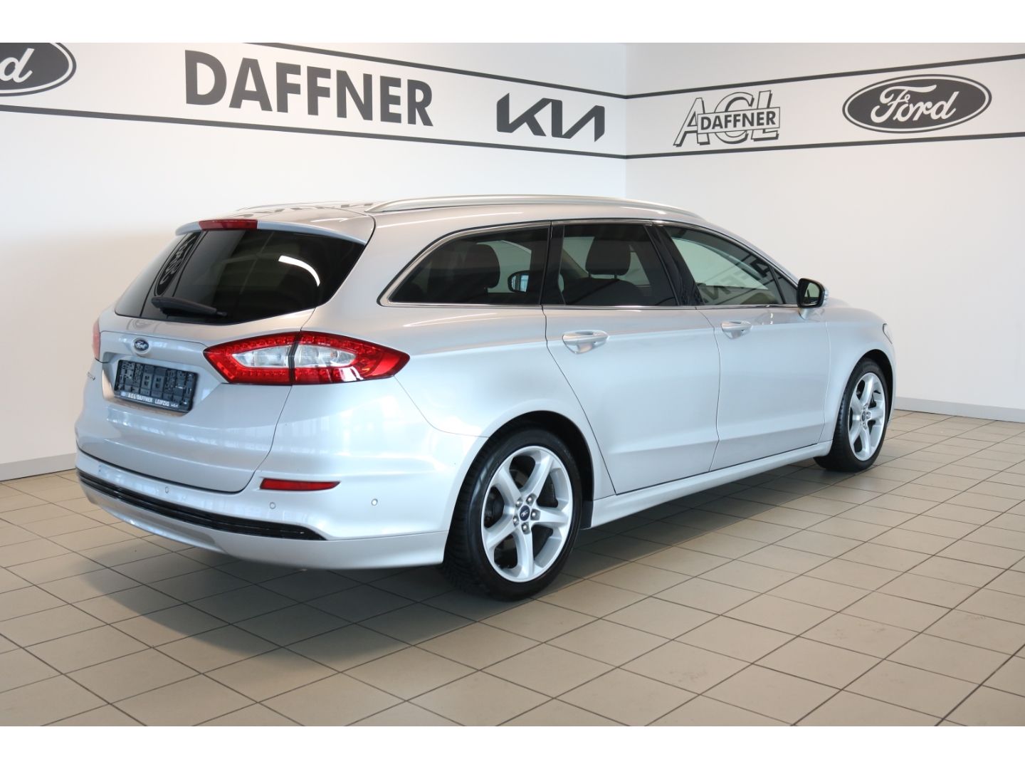 Fahrzeugabbildung Ford Mondeo Turnier Titanium 2.0 TDCi Automatik LED