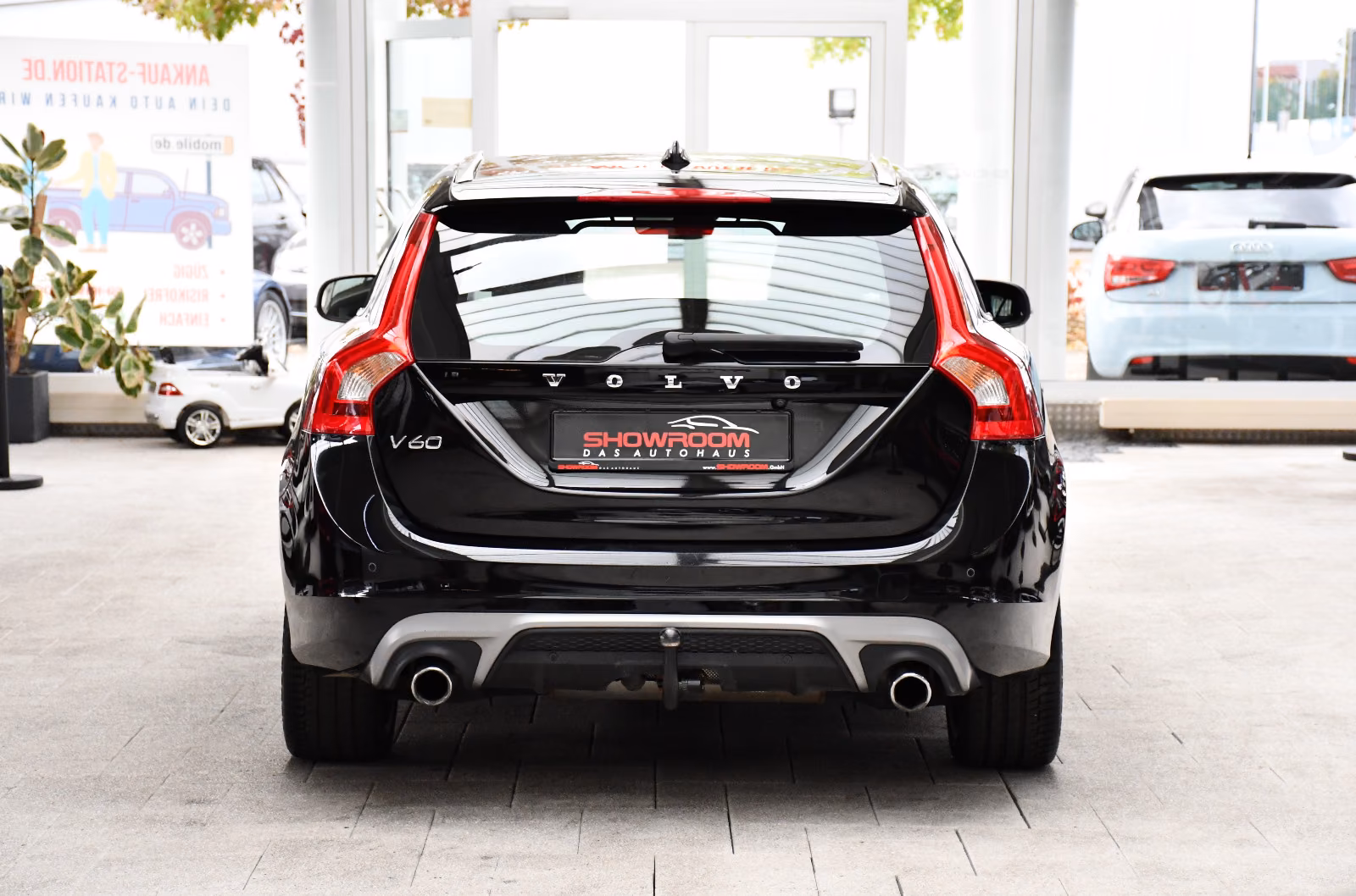 Volvo V60 D4 R-Design Aut. Kamera Leder Navi Ahk 82tkm