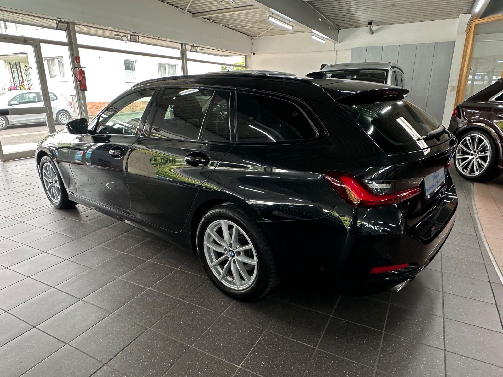 BMW 318 d Touring DA+DIS+PARK ASSISTANT+LED+HaKardon foto 8