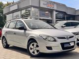 Hyundai i30 blue 1.6 CRDi 66 kW Classic - Hyundai i30 aus 2010 mit Diesel-Antrieb