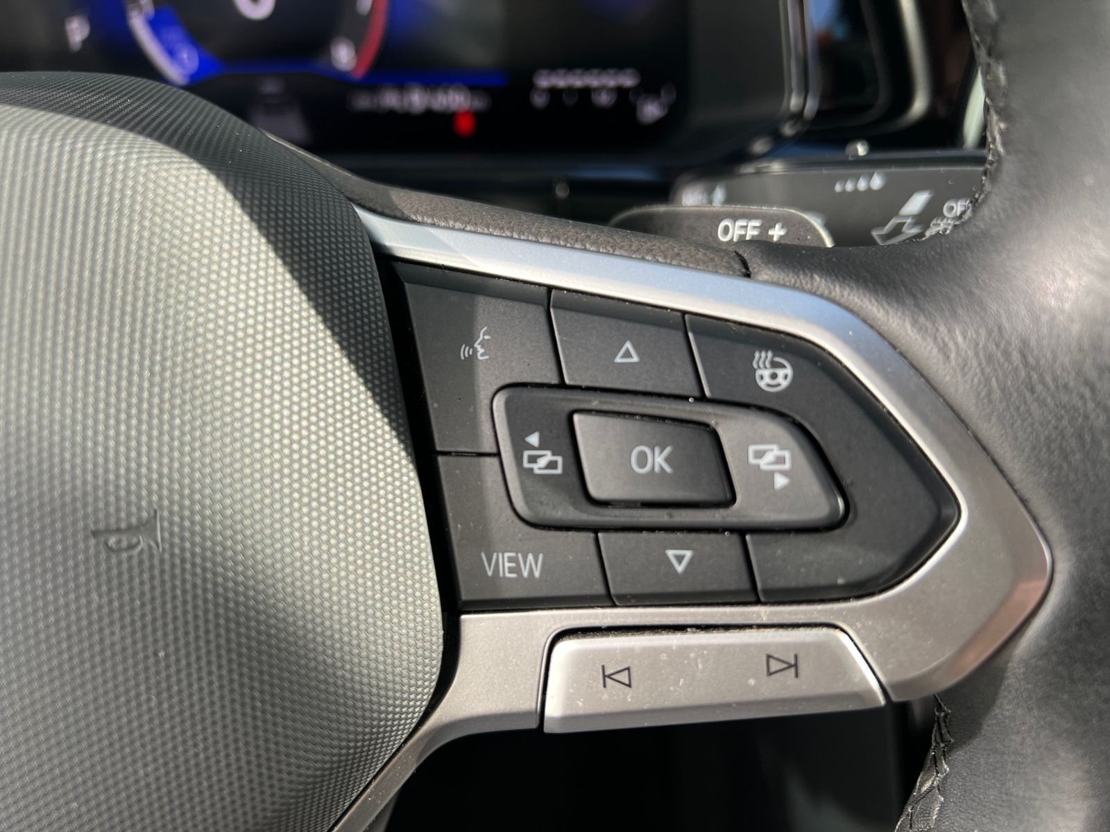 Fahrzeugabbildung Volkswagen T-Roc Cabriolet Style 1.5 TSI DSG *AHK, LED, Bla