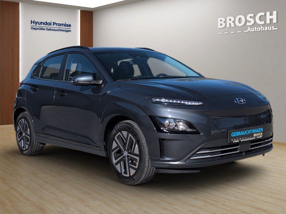 Fahrzeugabbildung Hyundai KONA EV 39kWh SELECT EFFI-P GAR-3/2031 SOH-96,7%