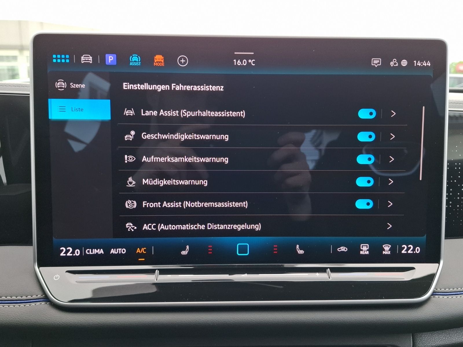 Fahrzeugabbildung Volkswagen Tiguan eTSI R-Line DSG Standhzg. Matrix AHK Navi
