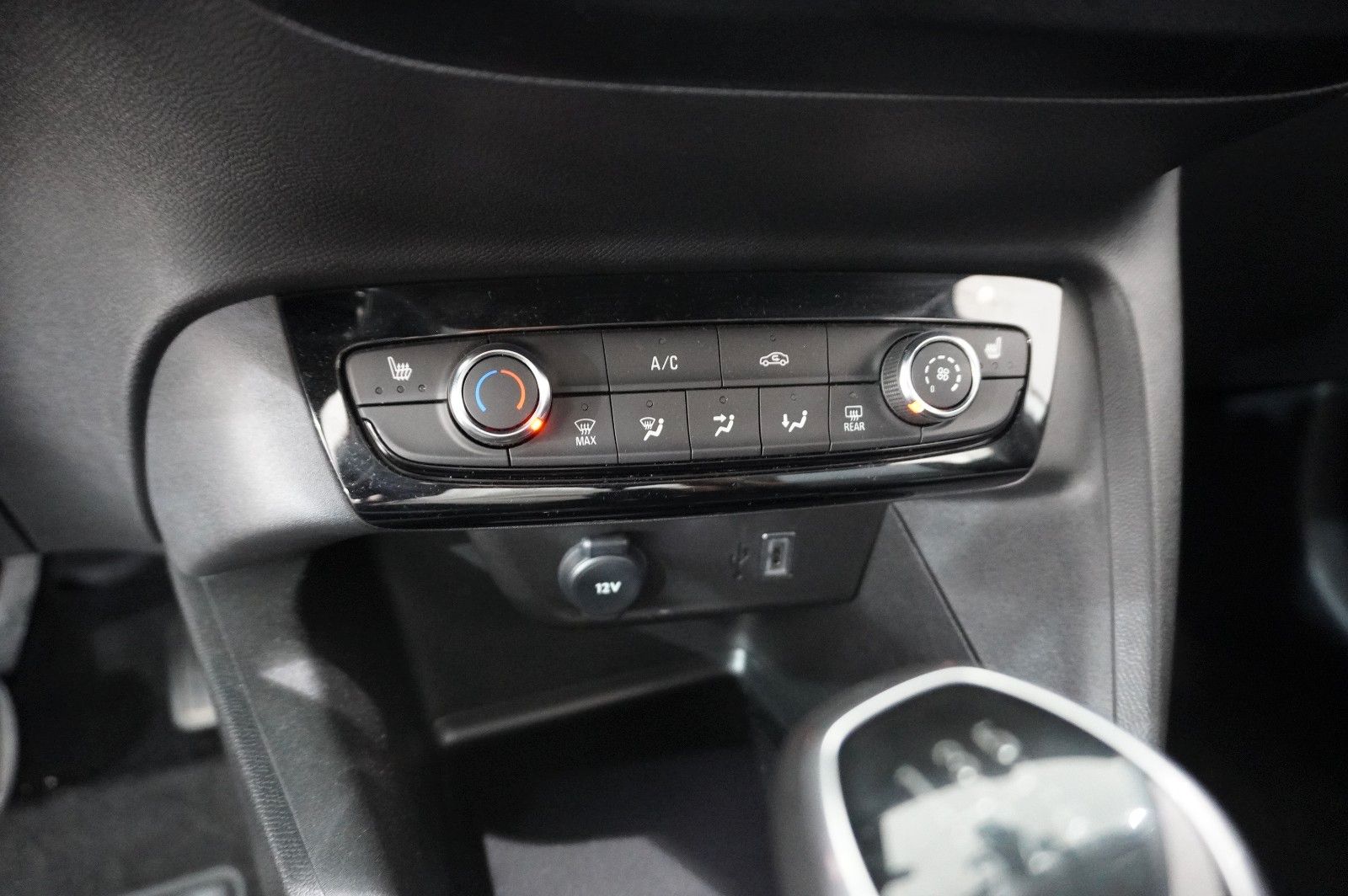 Fahrzeugabbildung Opel Corsa F 1.2 FACELIFT NAVI/LED/KAMERA/VIRTU./DAB+