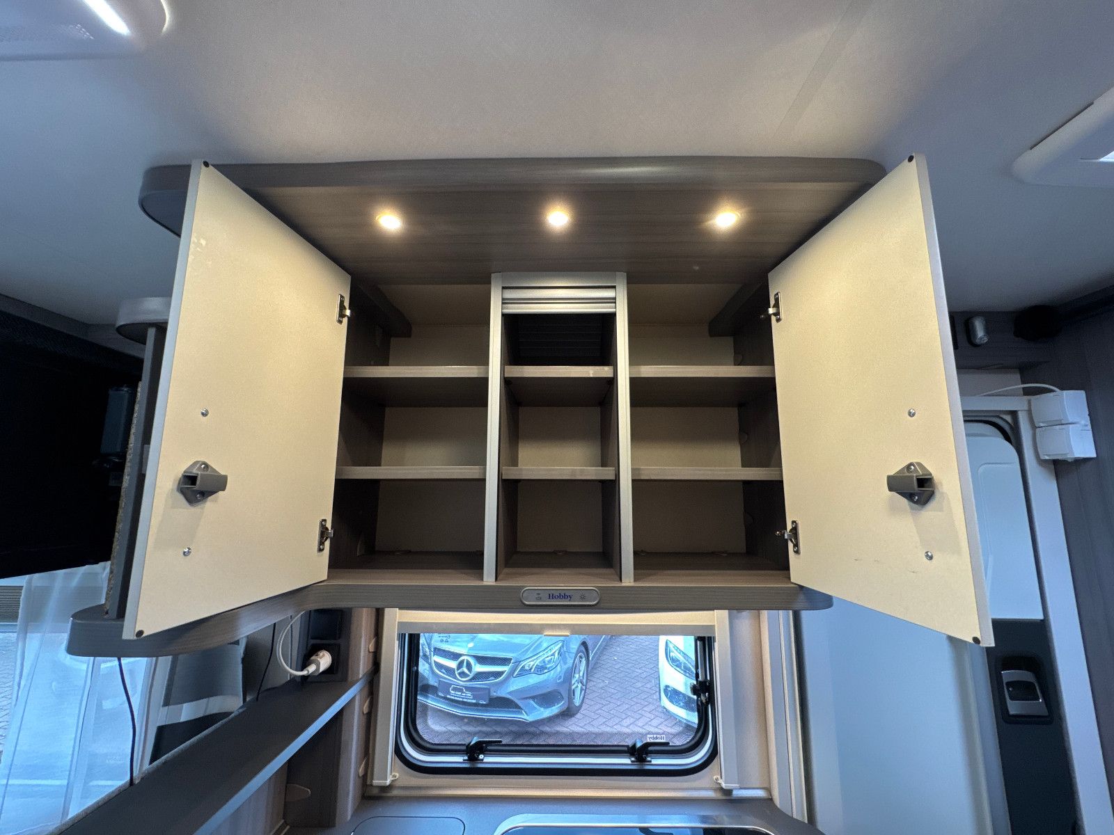 Fahrzeugabbildung Hobby T 65 HKM OPTIMA ON TOUR IC-LINE MAXXAIR BEARLOCK