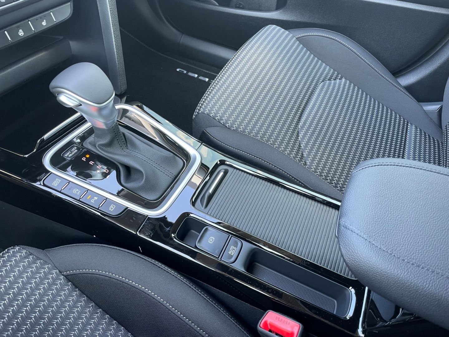 Fahrzeugabbildung Kia Ceed_sw Ultimate Navi Soundsystem JBL LED ACC