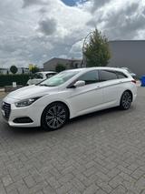 Hyundai i40 cw blue Premium AUTOMATIK nur an EXPORT - gebrauchte Hyundai i40 aus dem Jahr 2017