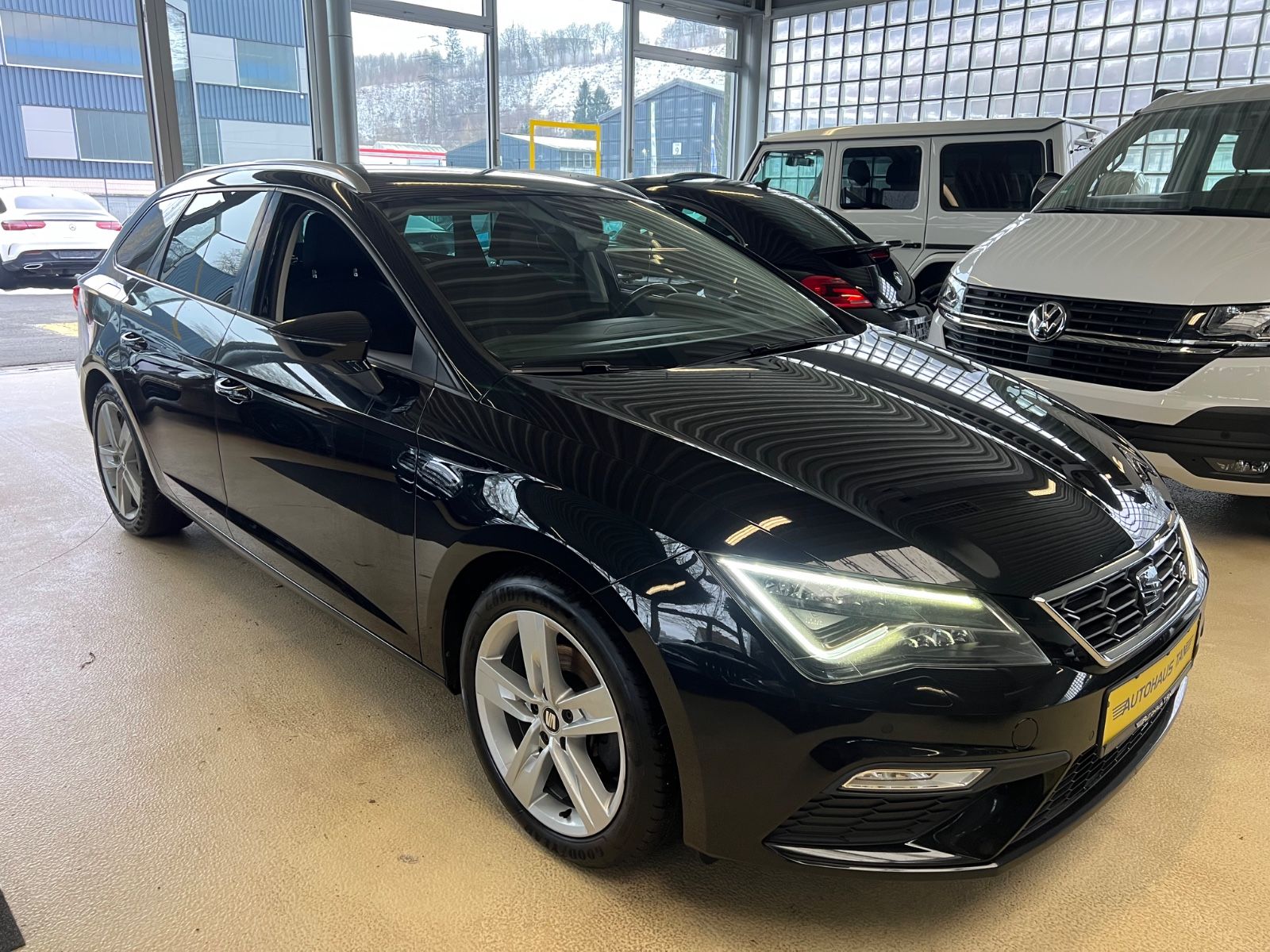 Fahrzeugabbildung SEAT Leon ST FR *AMBIENTE*KAMERA*CARPLAY*