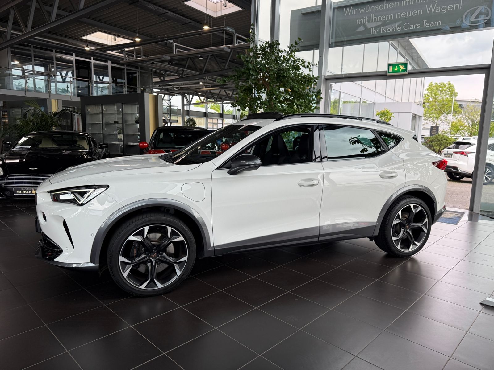 Fahrzeugabbildung CUPRA Formentor VZ  e-Hybrid PANO AHK KAM