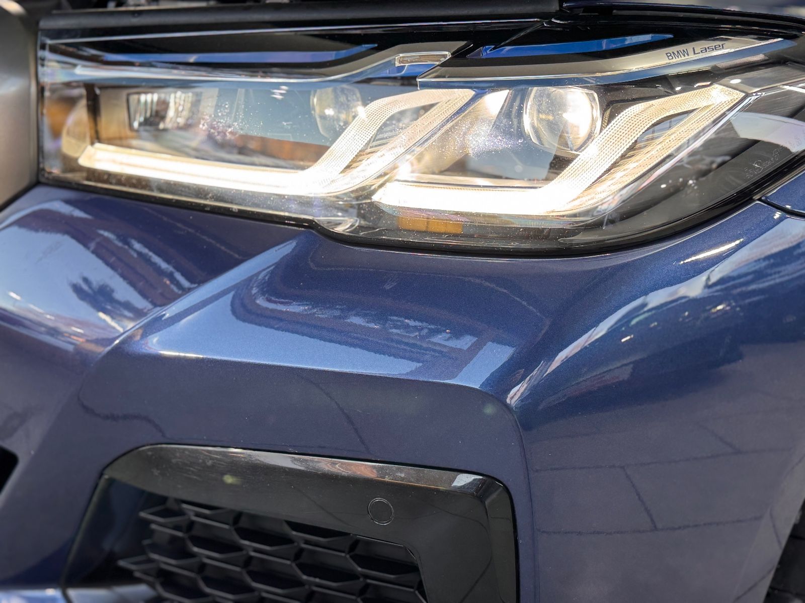 Fahrzeugabbildung BMW M550i Lim. xDrive|LASER|HEAD-UP|AHK|SCHIEBEDACH|