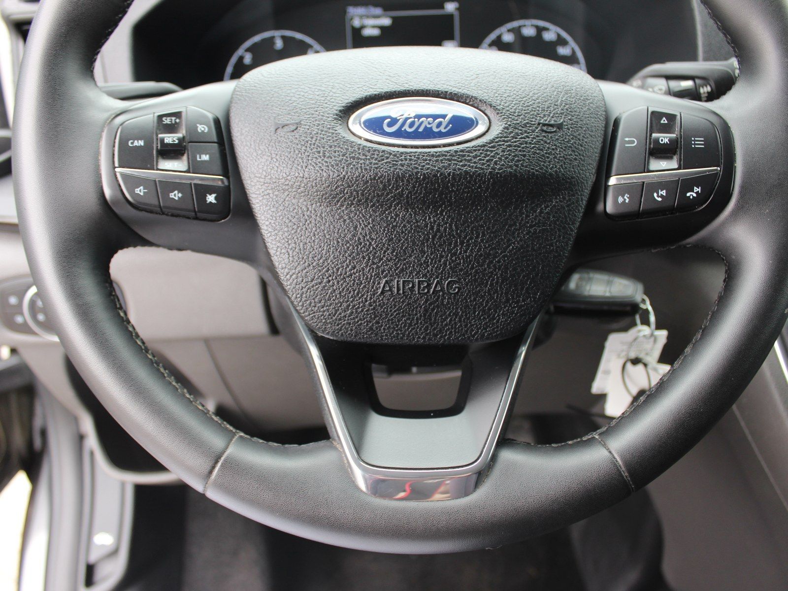 Fahrzeugabbildung Ford Tourneo Custom 320 L2 Tourneo Trend FWD