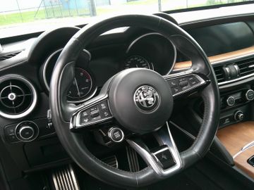 Alfa Romeo Stelvio Lusso Ti Q4