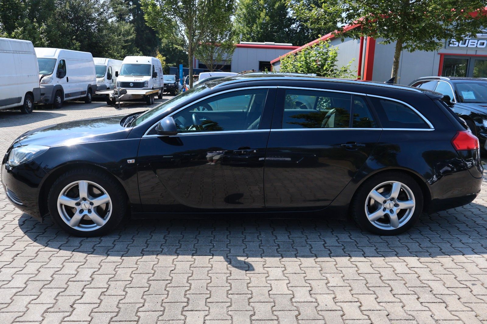 Fahrzeugabbildung Opel Insignia A Sports Tourer Edition