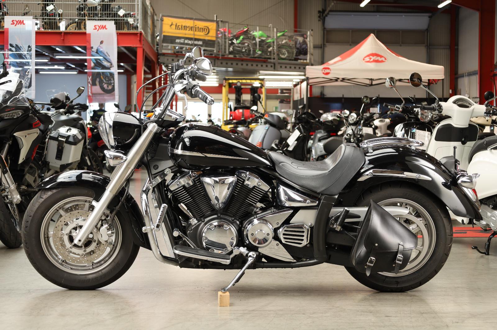 Yamaha XVS 1300 A viel Zubehör!!!